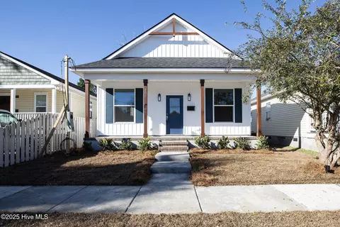 208 S 11th St, Wilmington, NC 28401