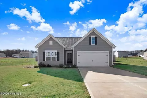 311 Settlers Pointe Dr, Pikeville, NC 27863