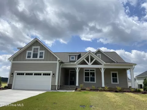936 Hunter Grace Dr, Winterville, NC 28590