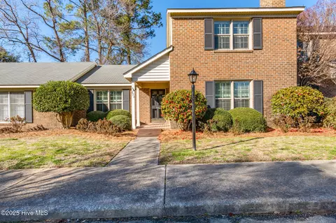 804 Westminster Ln, Kinston, NC 28501