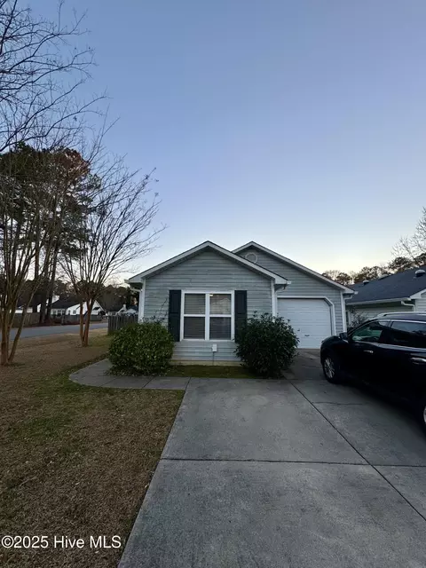 3601 Red Oak Dr, New Bern, NC 28562