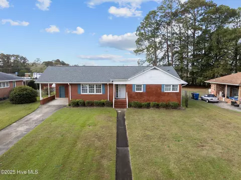 415 Darby Ave, Kinston, NC 28501