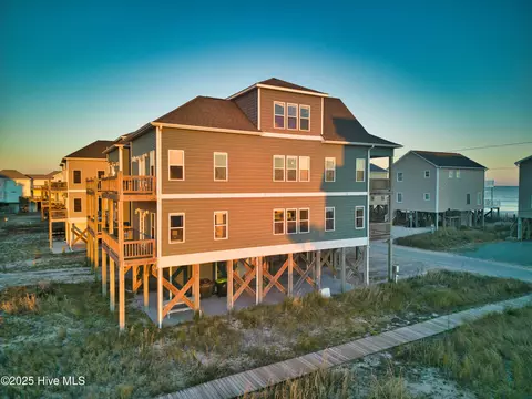 205 Sea Shore Dr #A, North Topsail Beach, NC 28460