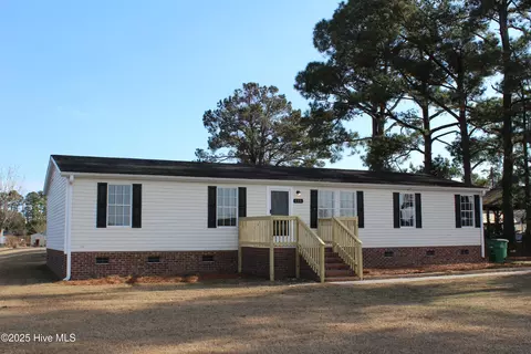 110 Pittman Rd, Hubert, NC 28539