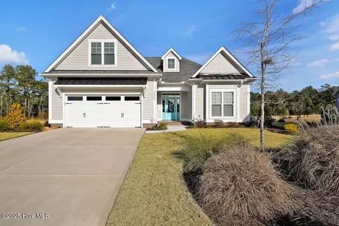 3450 Island Lakes Dr, Oak Island, NC 28461