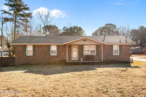 411 S 5th St, Pinetops, NC 27864