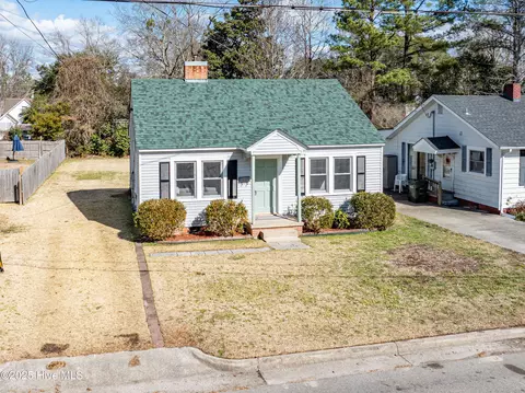 406 E 10th St, Washington, NC 27889