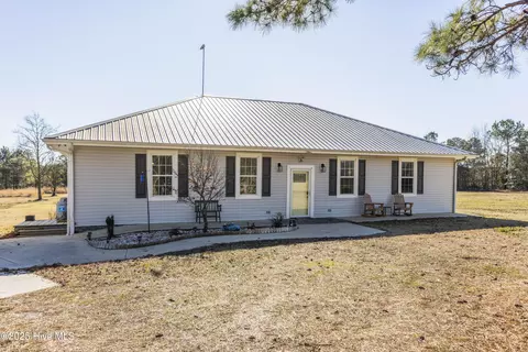 335 Bull Tail Rd, Wallace, NC 28466