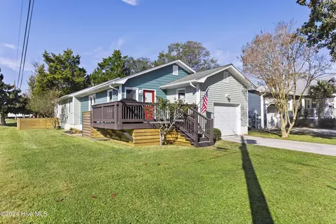 700 Charlotte Ave, Carolina Beach, NC 28428
