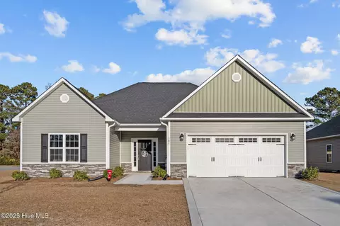 301 Windmill Light Way, Sneads Ferry, NC 28460