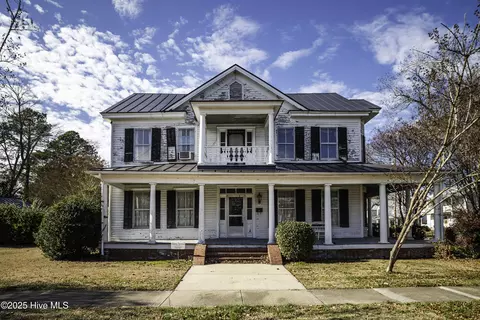 200 S Oakum St, Edenton, NC 27932