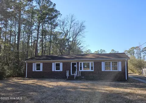 1888 Pony Farm Rd, Jacksonville, NC 28540