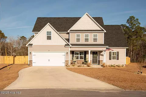 813 E Warner Ct, Hubert, NC 28539