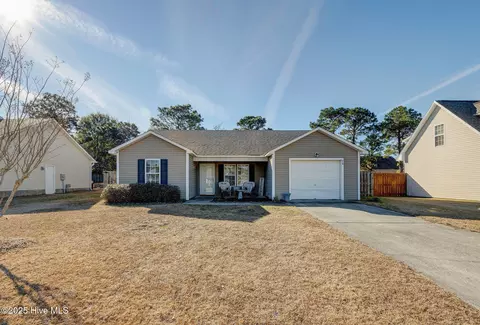 718 Tisbury Ln, Wilmington, NC 28412