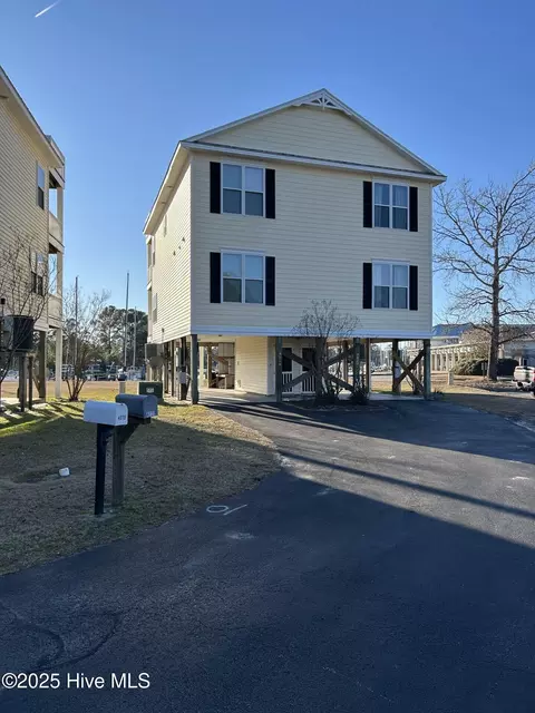 4019 Marina Townes Dr, New Bern, NC 28560