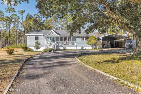 1126 Ccc Rd, Sneads Ferry, NC 28460