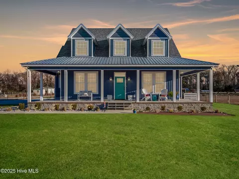 526 Whitehouse Fork Rd, Peletier, NC 28584