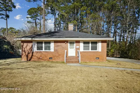 2816 Pelham Rd, Rocky Mount, NC 27804
