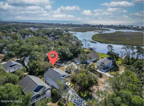 104 SW 19th St, Oak Island, NC 28465