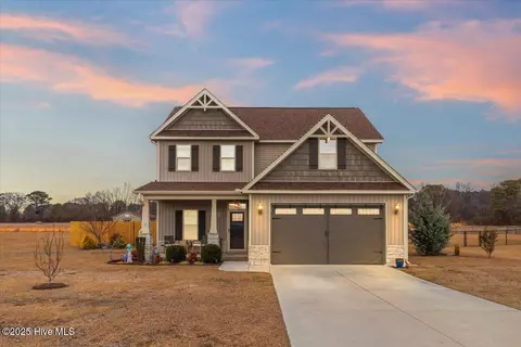 221 Weeping Willow Dr, La Grange, NC 28551