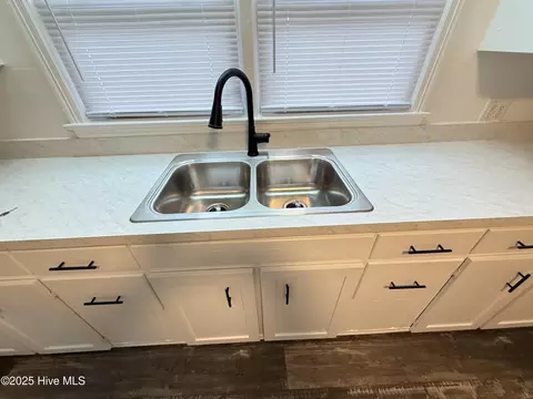 Kitchen - 115 Lake Ave, Dudley, NC 28333 photo 4 of 4