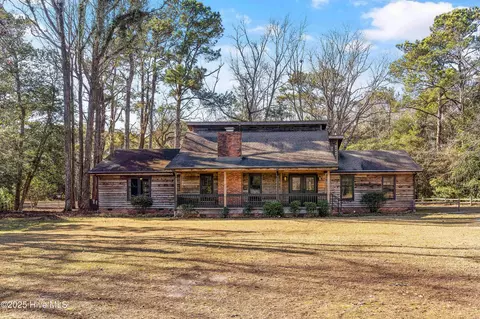 718 Edgewater Club Rd, Wilmington, NC 28411