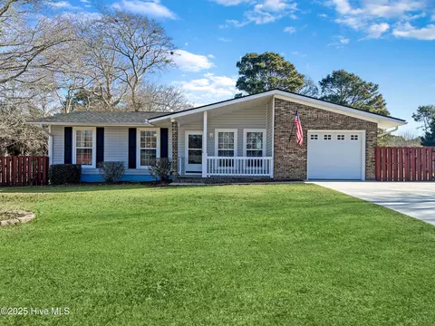 16 Cherokee Dr, Hubert, NC 28539 photo 2