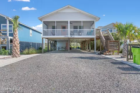 1012 W Pelican Dr, Oak Island, NC 28465