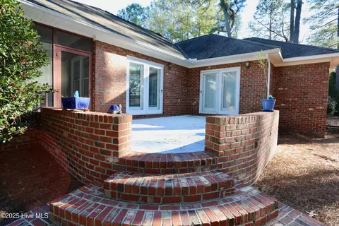 375 Lake Forest Dr, Pinehurst, NC 28374 photo 4