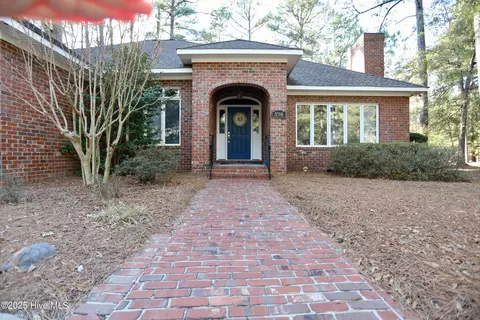 375 Lake Forest Dr, Pinehurst, NC 28374 photo 2
