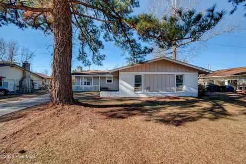 308 Estate Dr, Jacksonville, NC 28540