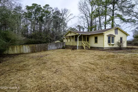 1107 Riggs Rd, Maysville, NC 28555