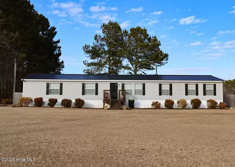 12091 Old Lake Rd, Riegelwood, NC 28456