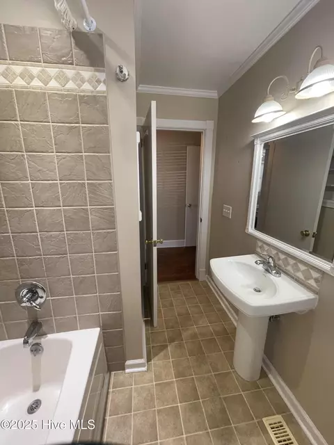 Bath - 709 S 2nd St, Smithfield, NC 27577 photo 2 of 2