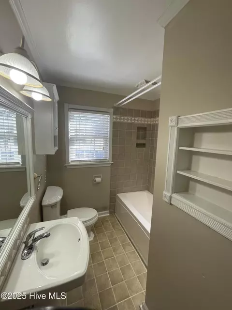 Bath - 709 S 2nd St, Smithfield, NC 27577 photo 1 of 2