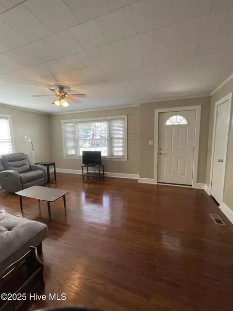 Living - 709 S 2nd St, Smithfield, NC 27577 photo 2 of 3