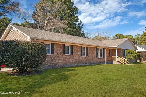 108 Saint Andrews Dr, Greenville, NC 27834