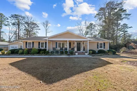 411 Fairway Dr, Trent Woods, NC 28562