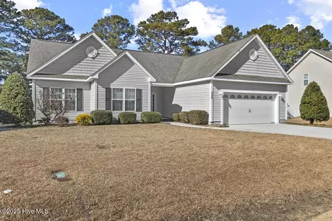 326 Holly Grove Ct W, Jacksonville, NC 28540