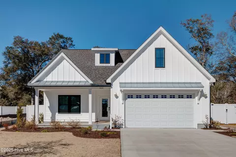 434 Raven Glen Dr, Southport, NC 28461