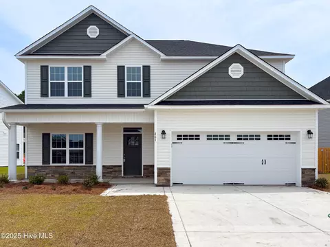 461 Pebble Shore Dr, Sneads Ferry, NC 28460