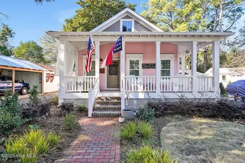 311 N Lord St, Southport, NC 28461