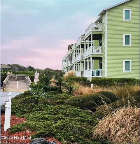 9201 Coast Guard Rd #A106, Emerald Isle, NC 28594