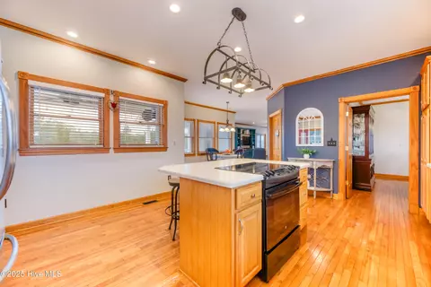 Kitchen - 40191 Cutty Sark Dr, Avon, NC 27915 photo 4 of 5