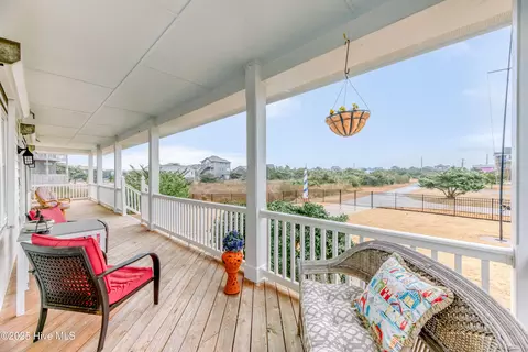Exterior - 40191 Cutty Sark Dr, Avon, NC 27915 photo 3 of 15