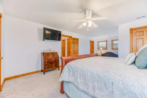 Bedroom - 40191 Cutty Sark Dr, Avon, NC 27915 photo 9 of 15