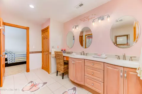 Bath - 40191 Cutty Sark Dr, Avon, NC 27915 photo 5 of 6