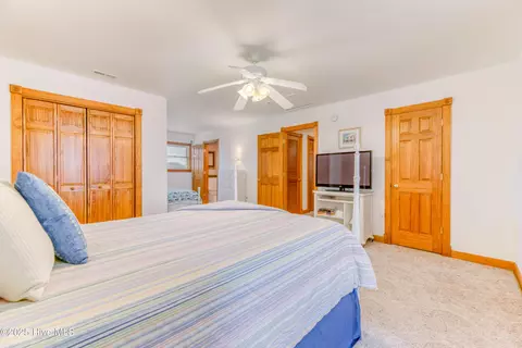 Bedroom - 40191 Cutty Sark Dr, Avon, NC 27915 photo 11 of 15