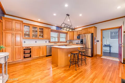 Kitchen - 40191 Cutty Sark Dr, Avon, NC 27915 photo 5 of 5