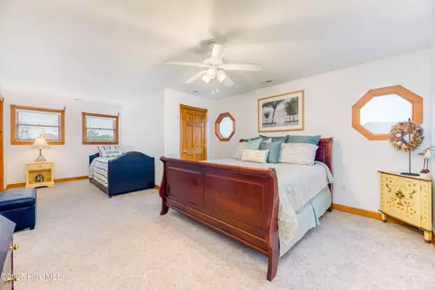 Bedroom - 40191 Cutty Sark Dr, Avon, NC 27915 photo 10 of 15